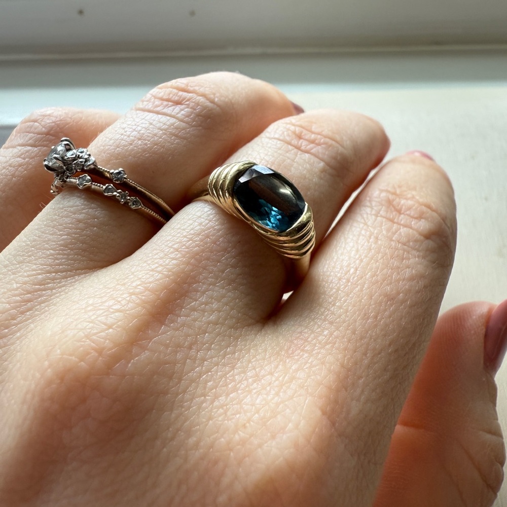 Mejuri Topaz Signet Ring 14K Gold